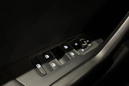 harmaa Volkswagen T-Cross 2022 kuva 16.