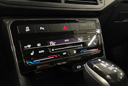 harmaa Volkswagen T-Cross 2022 kuva 17.