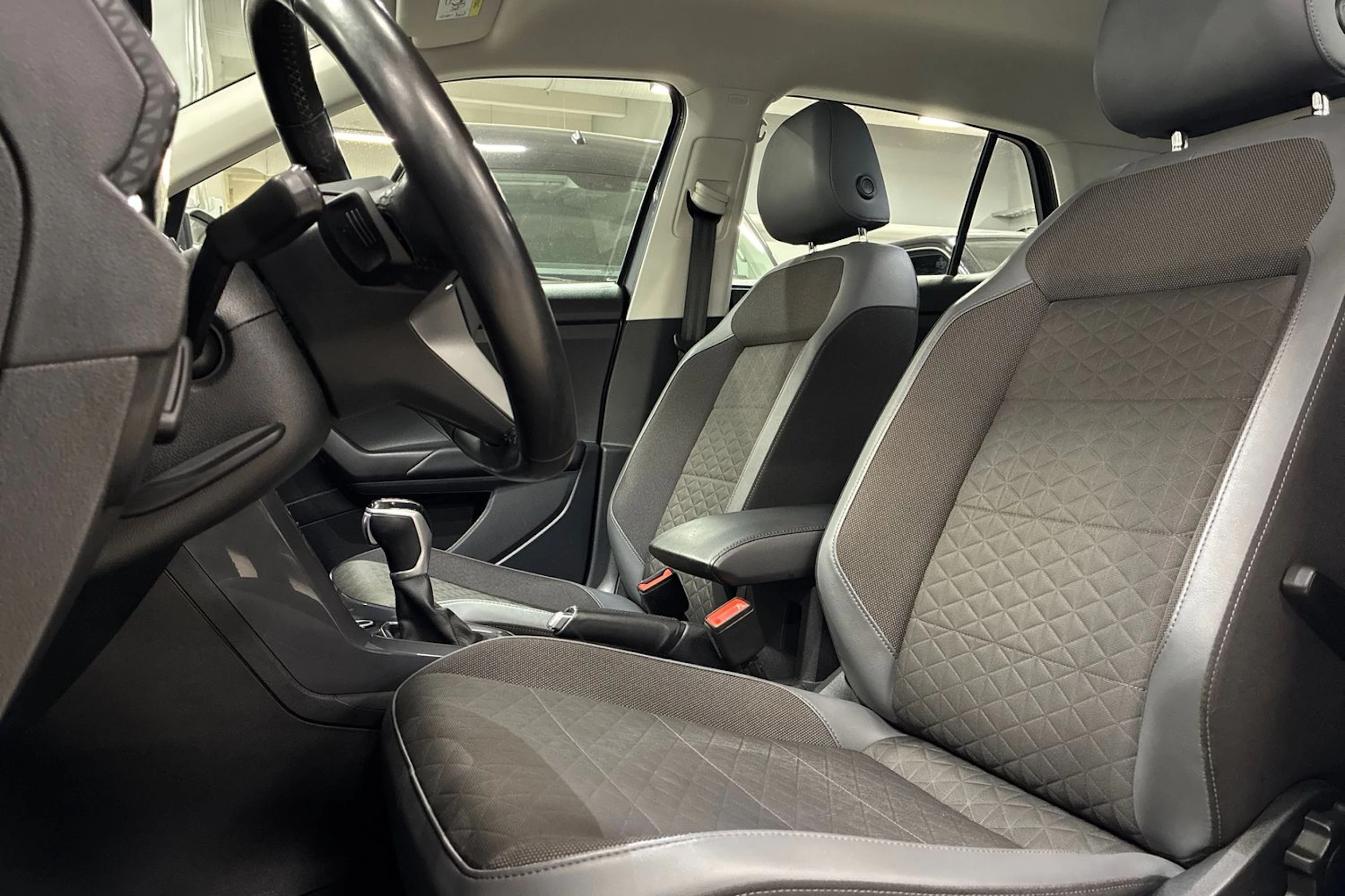 harmaa Volkswagen T-Cross 2022 kuva 21.