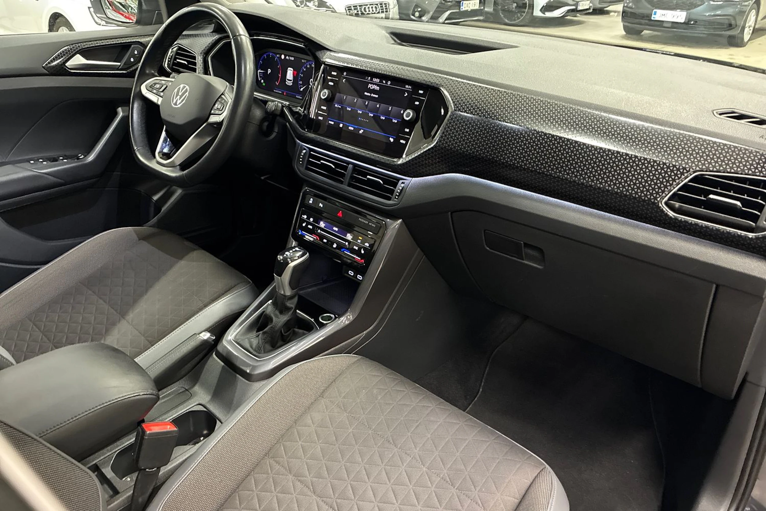 harmaa Volkswagen T-Cross 2022 kuva 24.