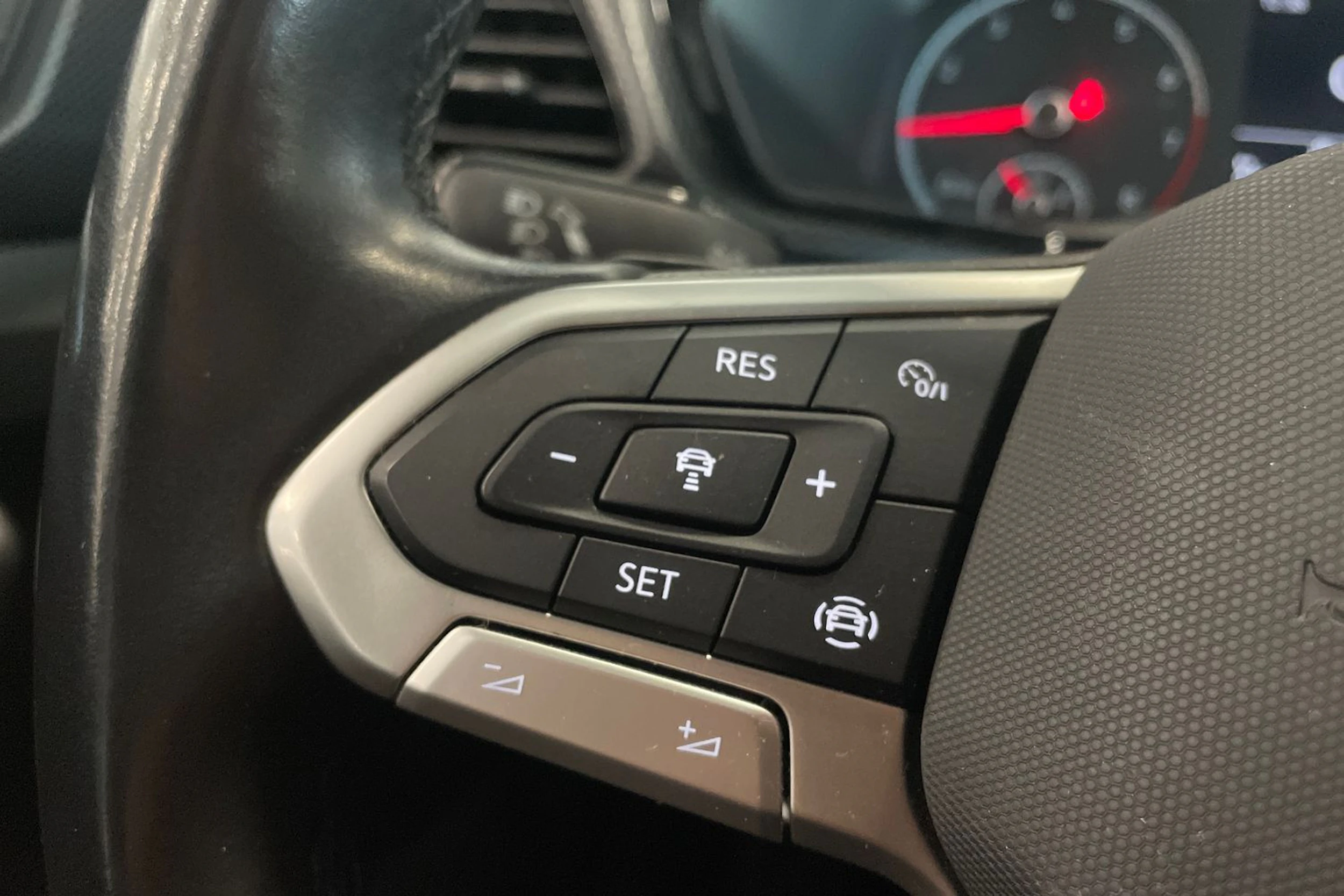 musta Volkswagen T-Cross 2022 kuva 17.
