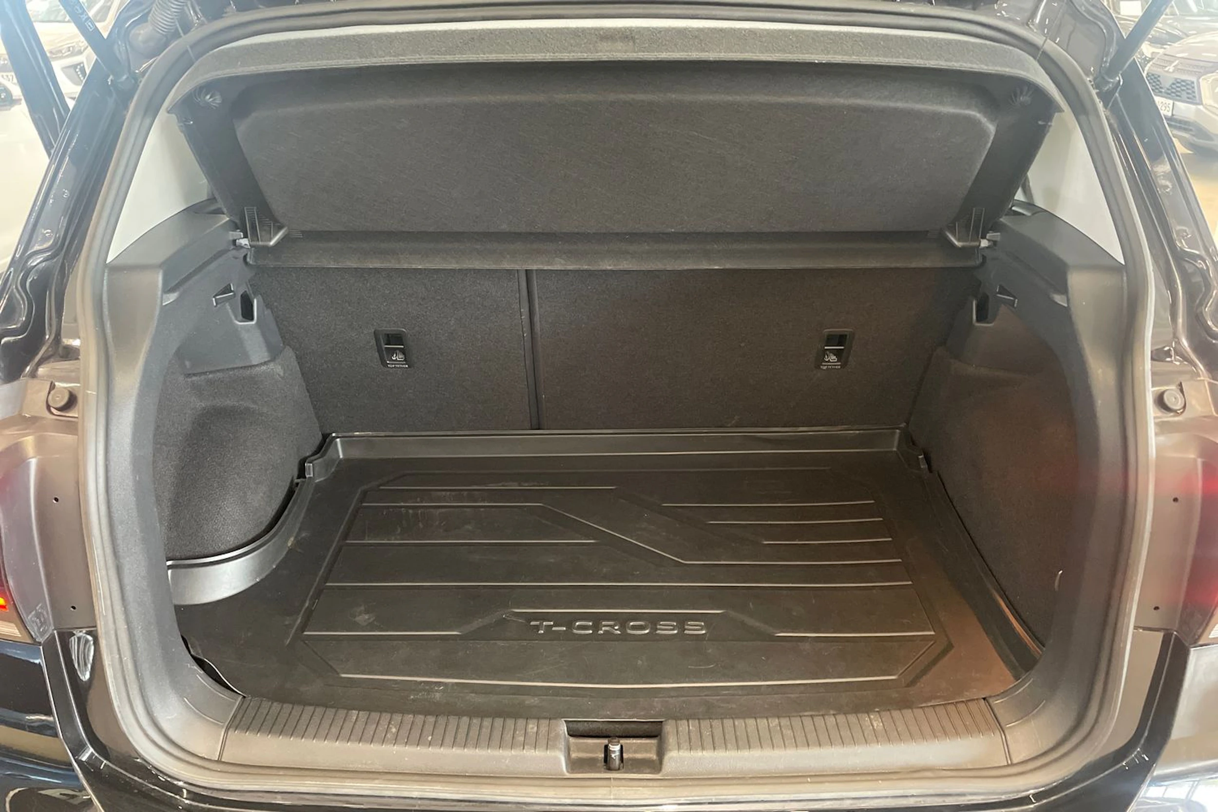musta Volkswagen T-Cross 2022 kuva 32.