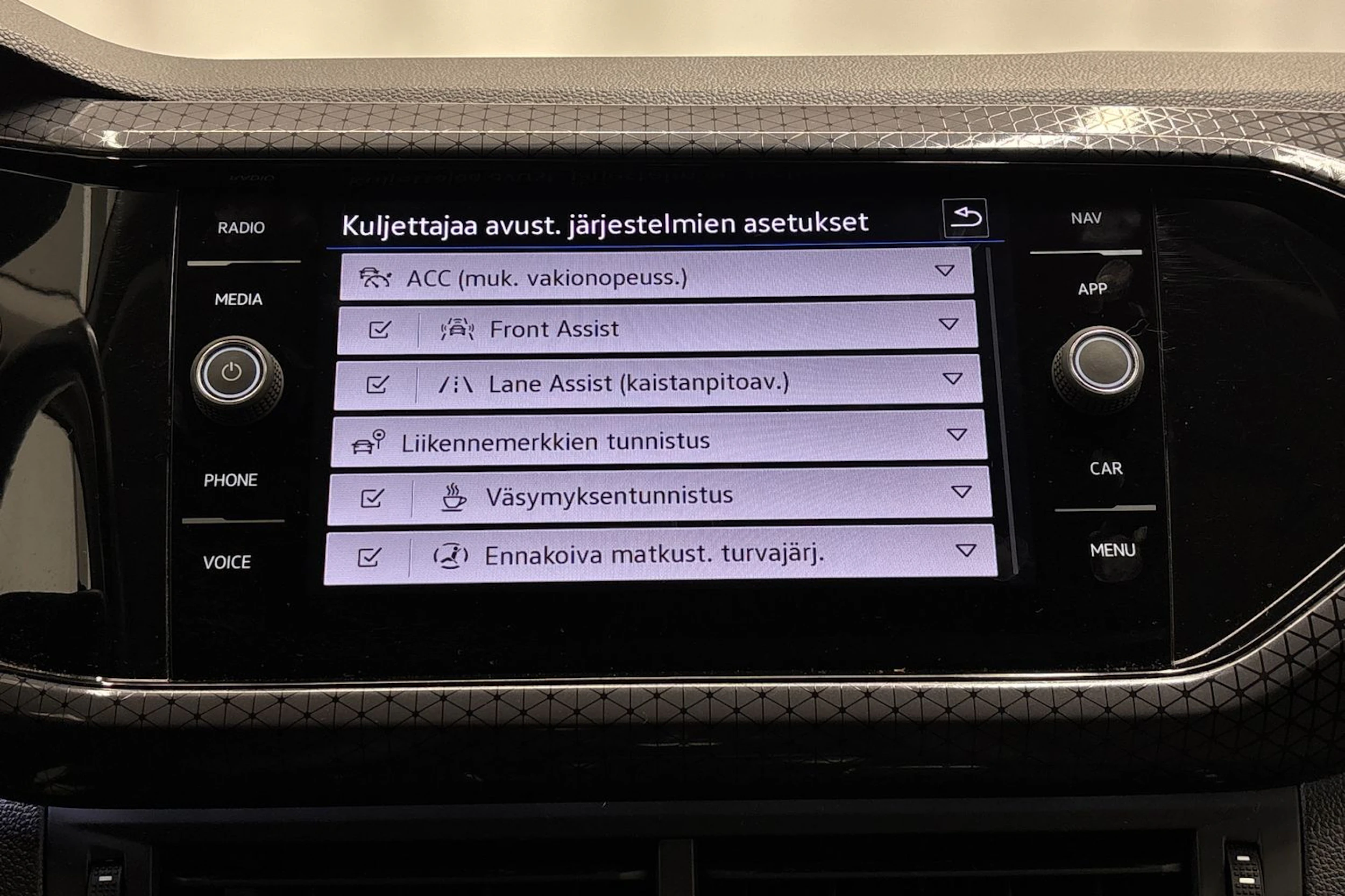 harmaa Volkswagen T-Cross 2022 kuva 17.