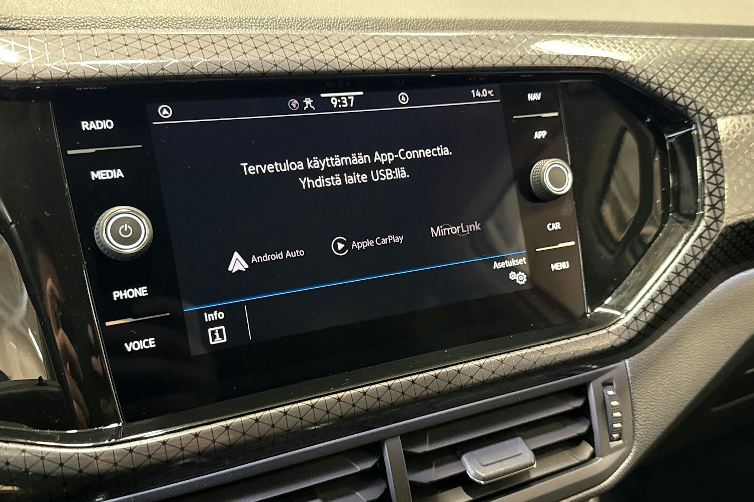 valkoinen Volkswagen T-Cross 2022 kuva 23.