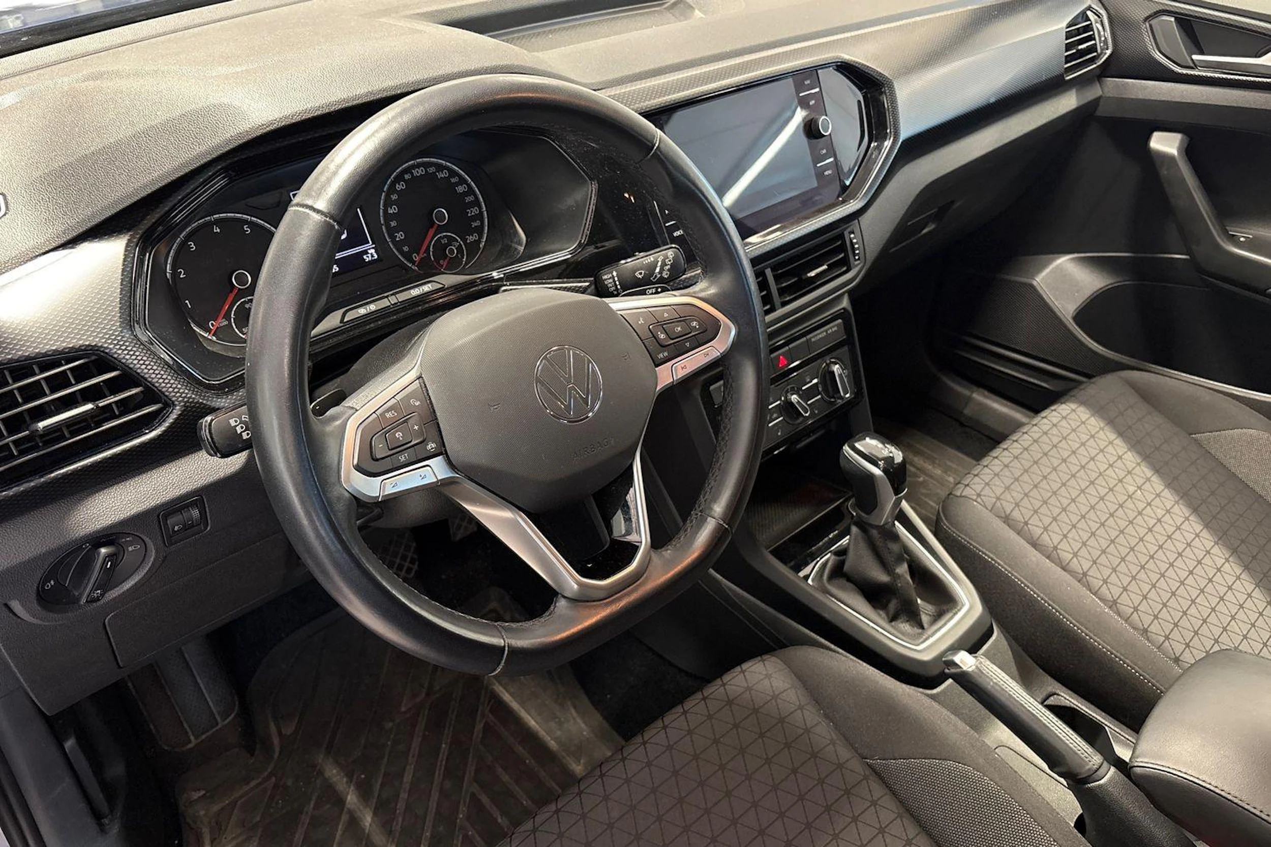 sininen Volkswagen T-Cross 2022 kuva 3.