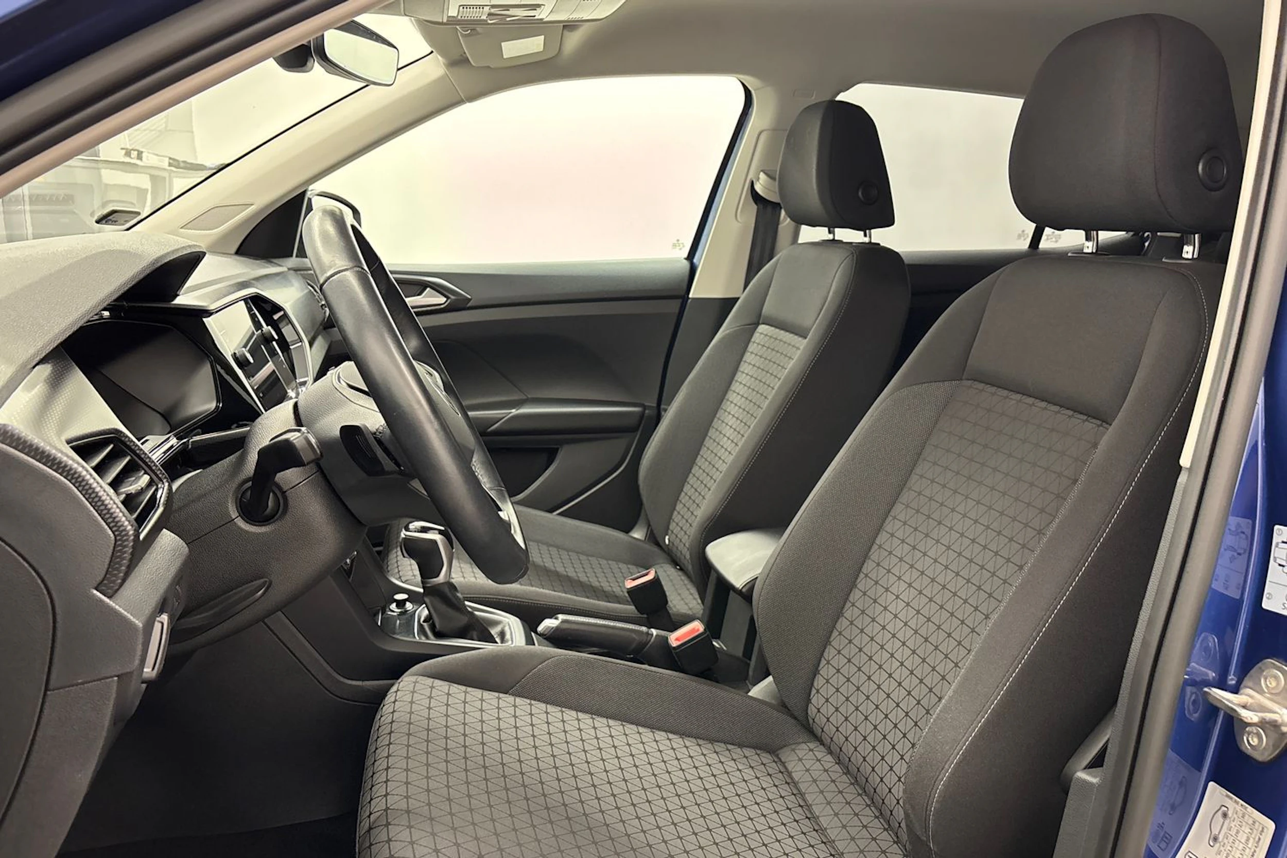 sininen Volkswagen T-Cross 2022 kuva 11.
