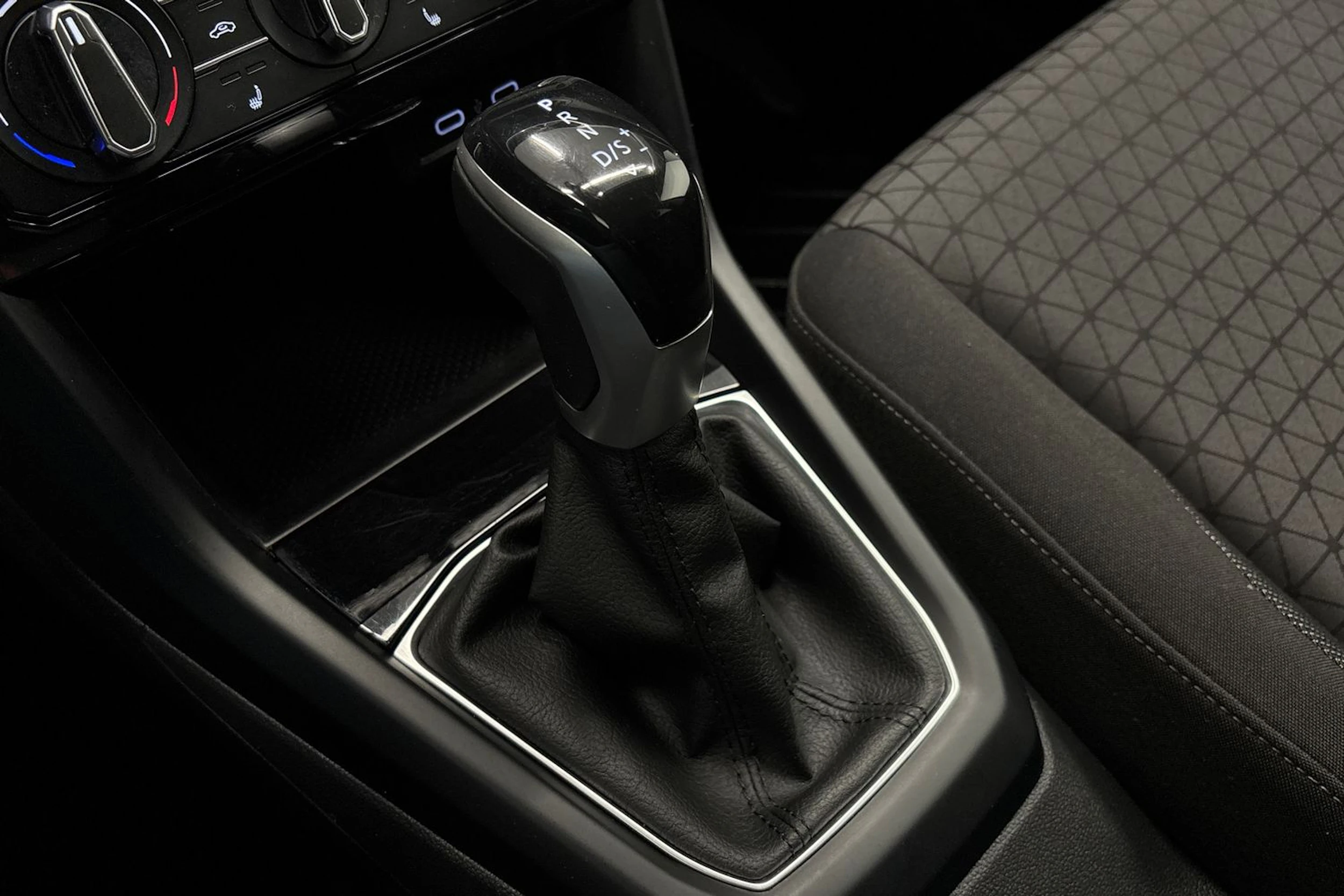 sininen Volkswagen T-Cross 2022 kuva 19.