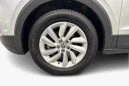 harmaa Volkswagen T-Cross 2022 kuva 9.