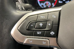 harmaa Volkswagen T-Cross 2022 kuva 16.