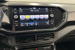 harmaa Volkswagen T-Cross 2022 kuva 18.
