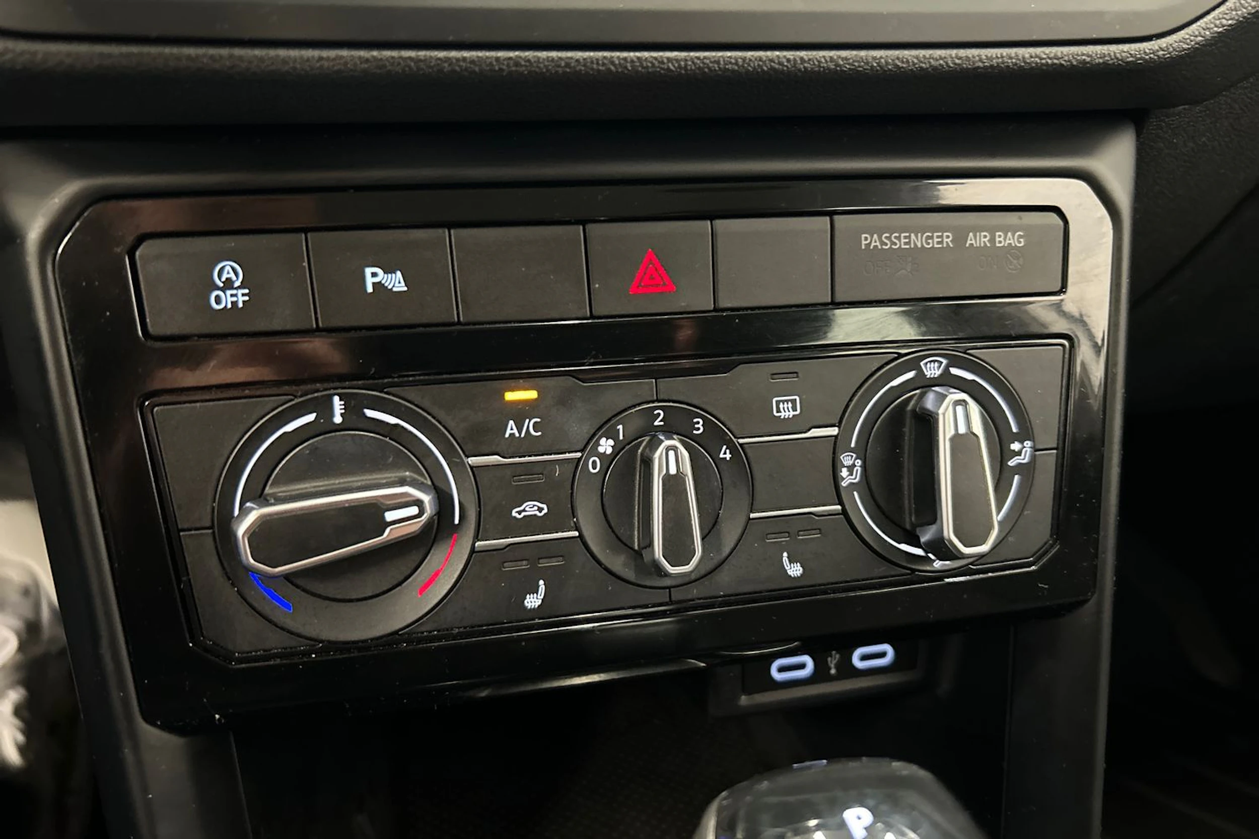 harmaa Volkswagen T-Cross 2022 kuva 22.