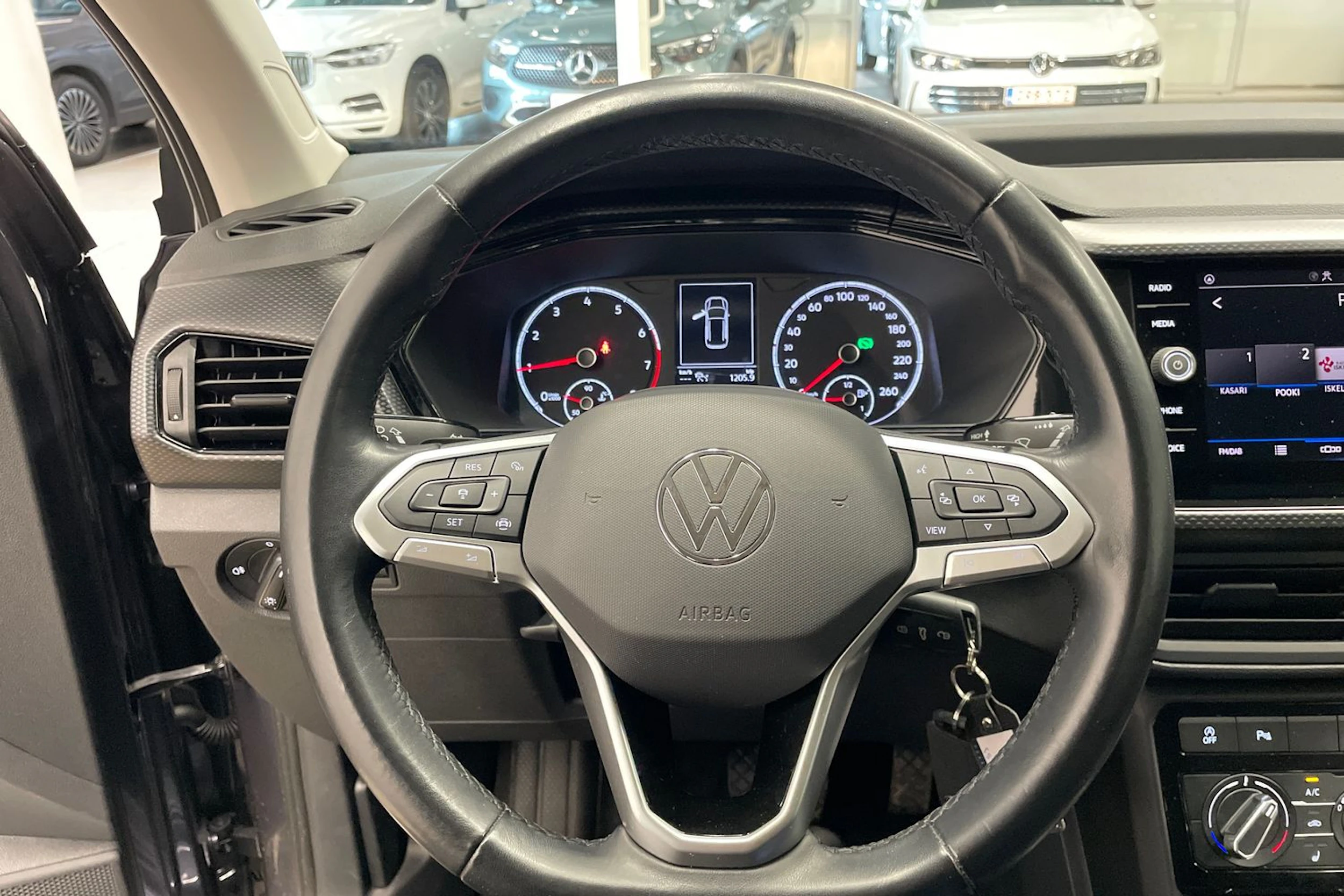 Harmaa Volkswagen T-Cross 2022 kuva 11.