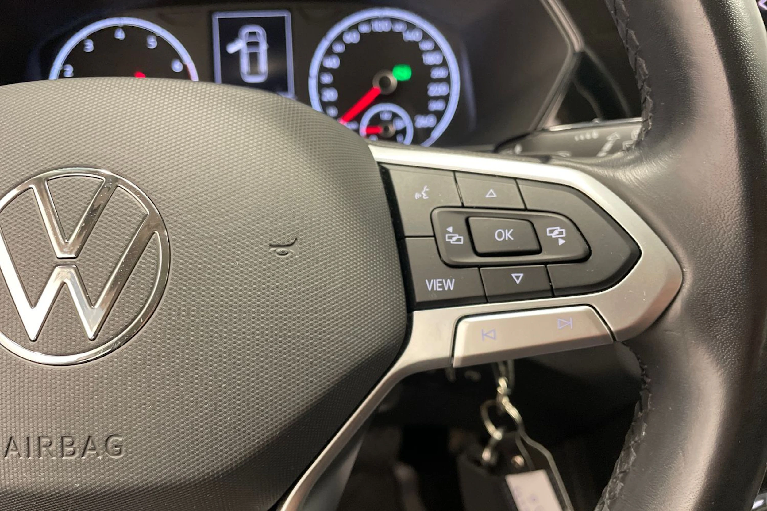 Harmaa Volkswagen T-Cross 2022 kuva 12.