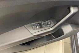 Harmaa Volkswagen T-Cross 2022 kuva 16.
