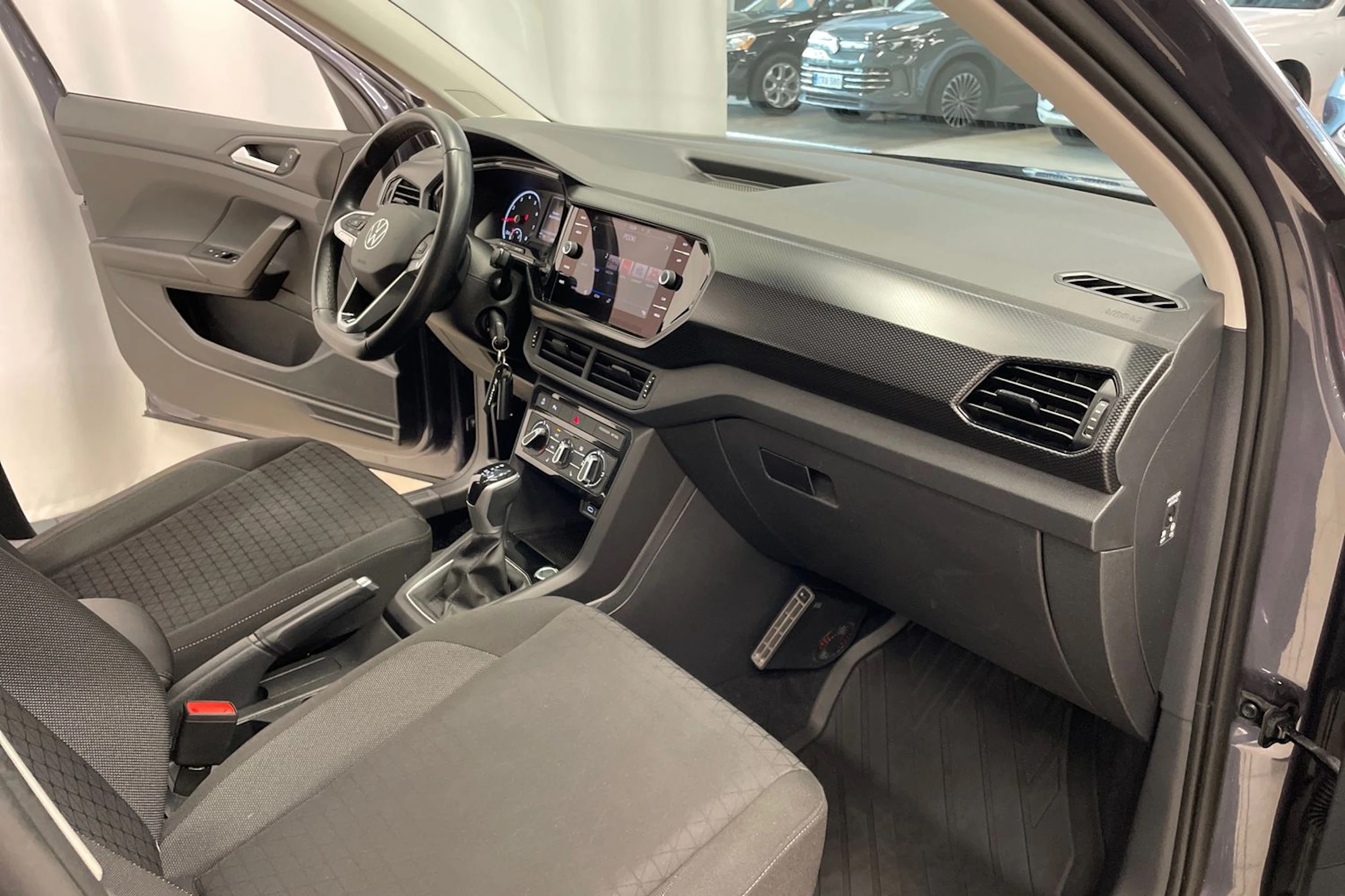 Harmaa Volkswagen T-Cross 2022 kuva 21.