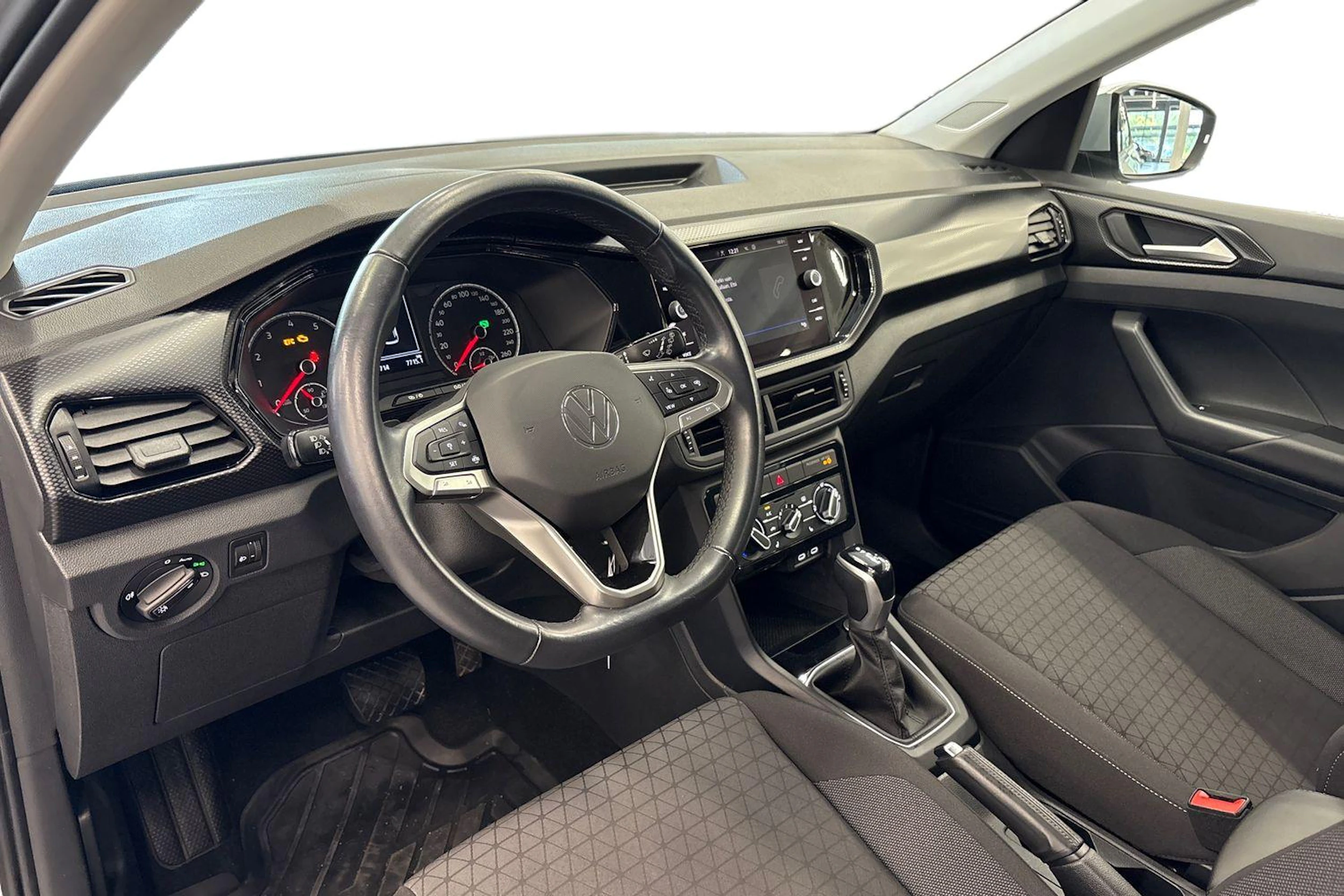 harmaa Volkswagen T-Cross 2023 kuva 6.