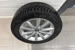 harmaa Volkswagen T-Cross 2023 kuva 10.