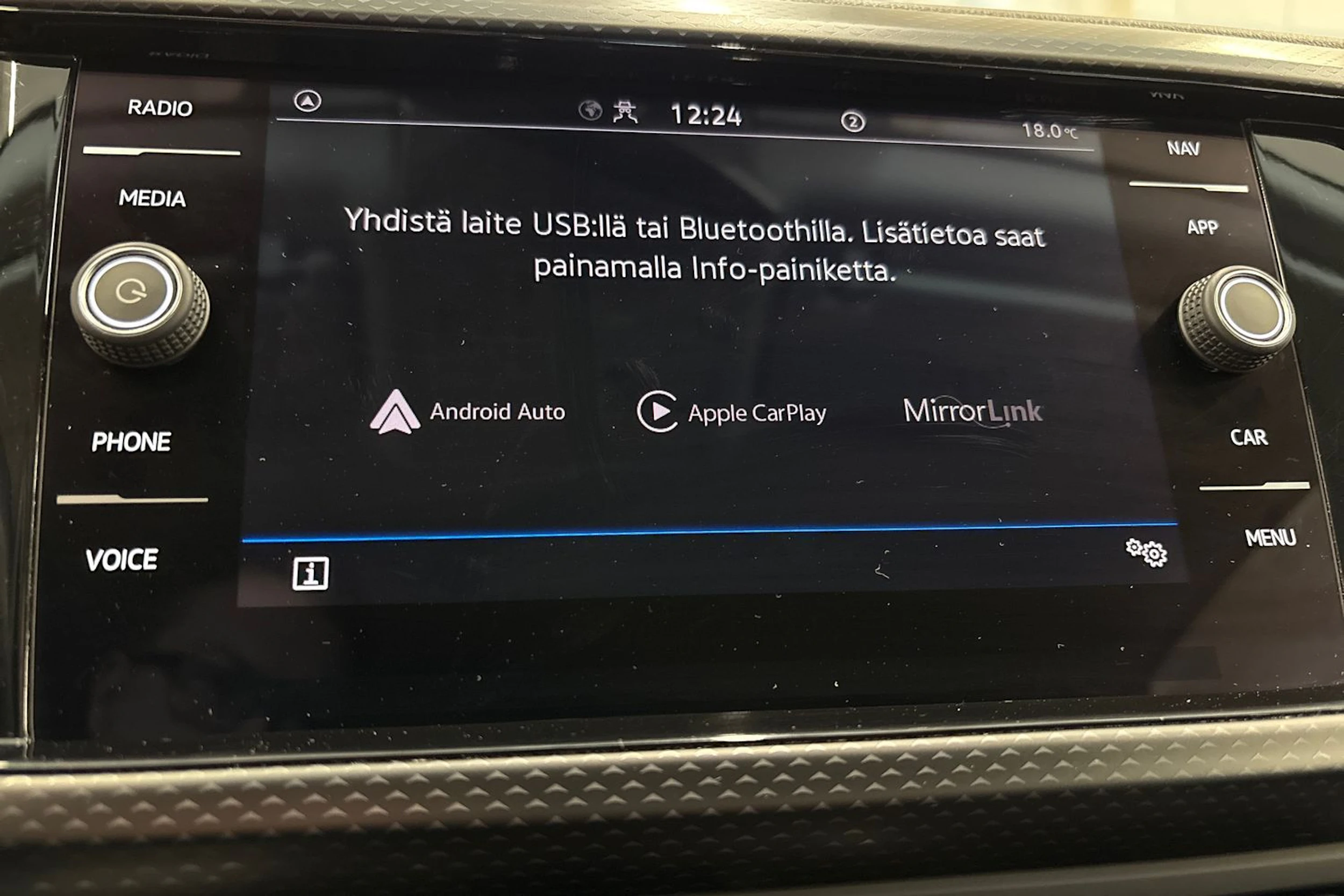 harmaa Volkswagen T-Cross 2023 kuva 12.