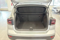 harmaa Volkswagen T-Cross 2023 kuva 15.