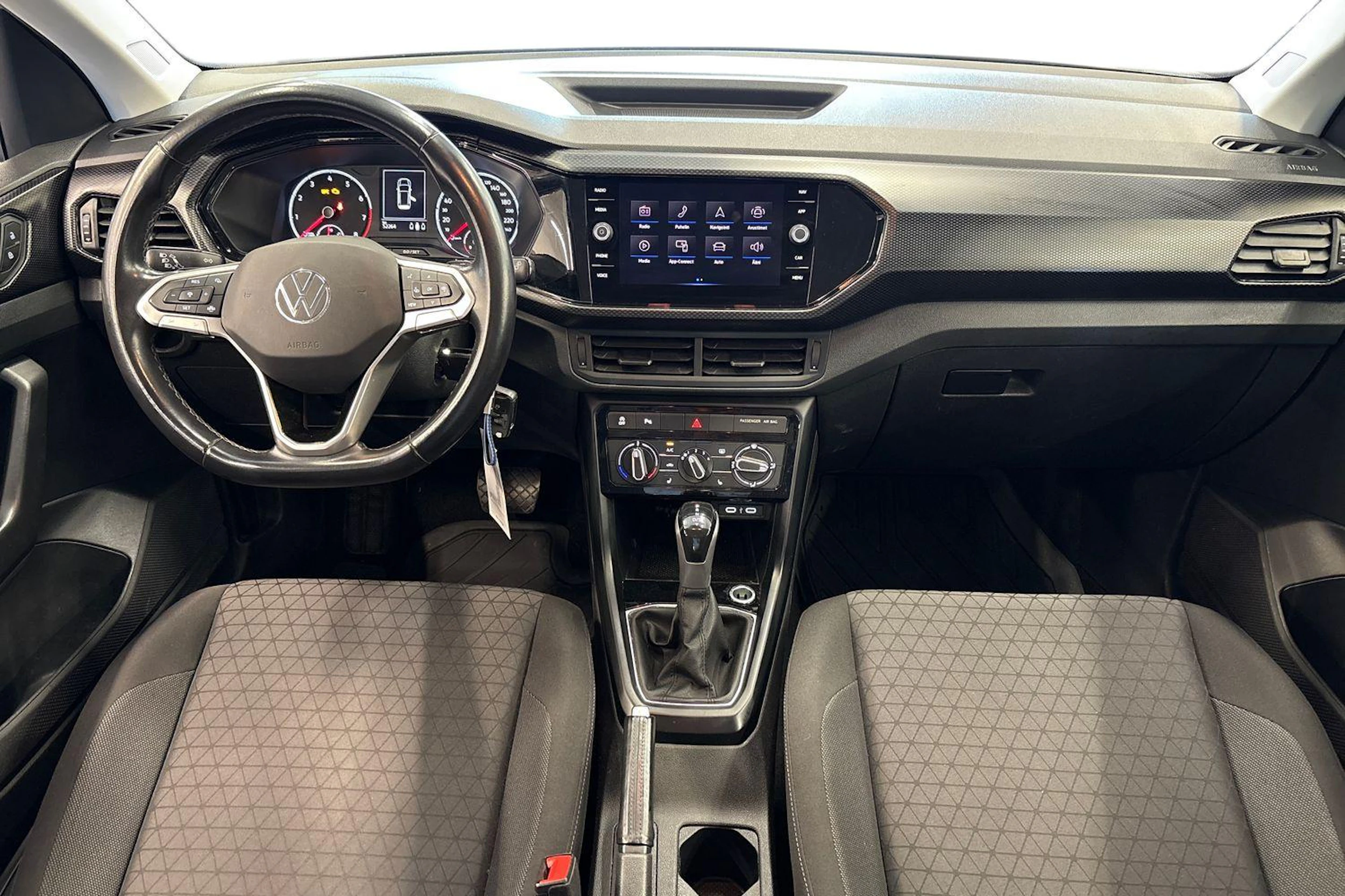 harmaa Volkswagen T-Cross 2023 kuva 7.