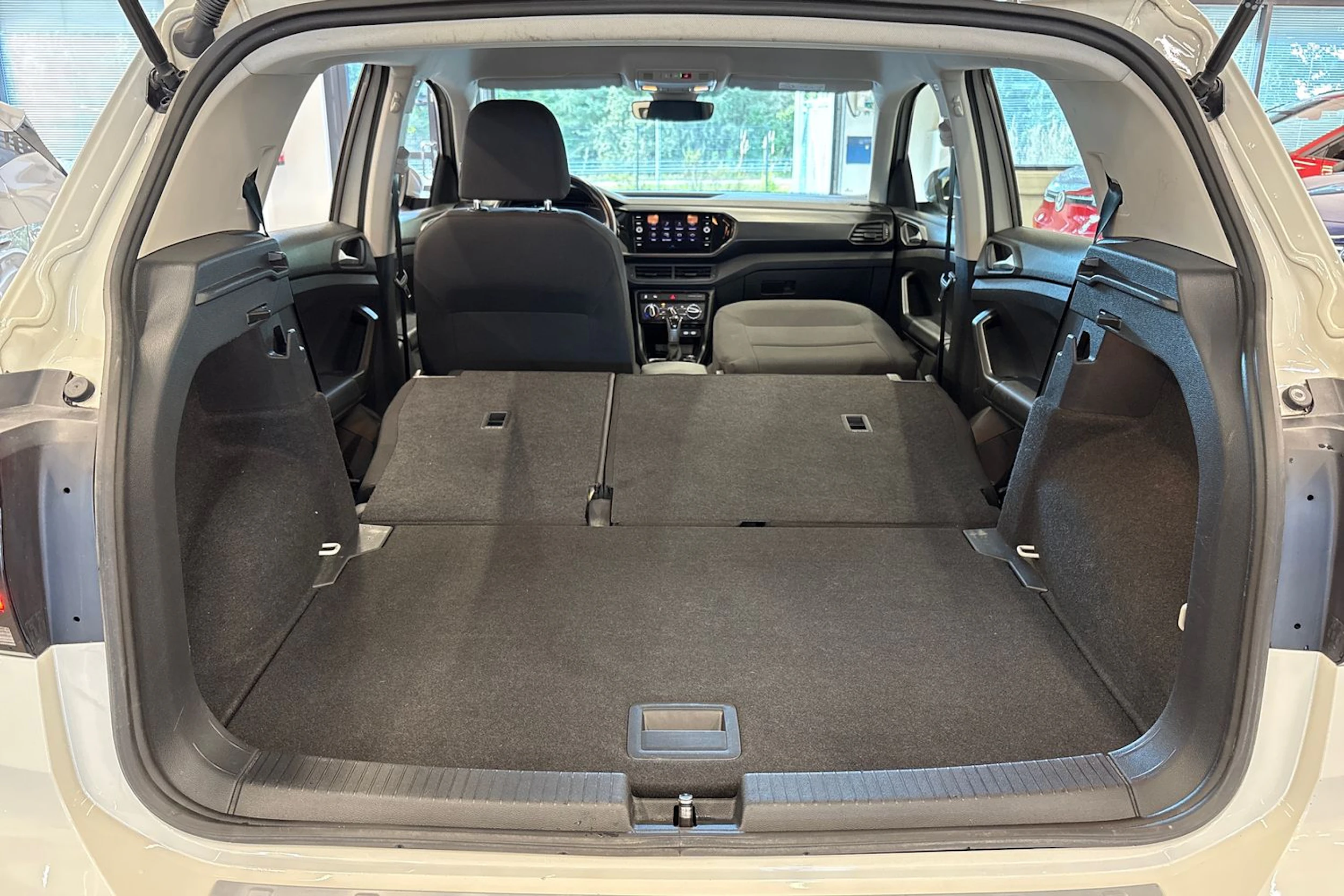 harmaa Volkswagen T-Cross 2023 kuva 14.