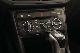 valkoinen Volkswagen T-Cross 2023 kuva 17.
