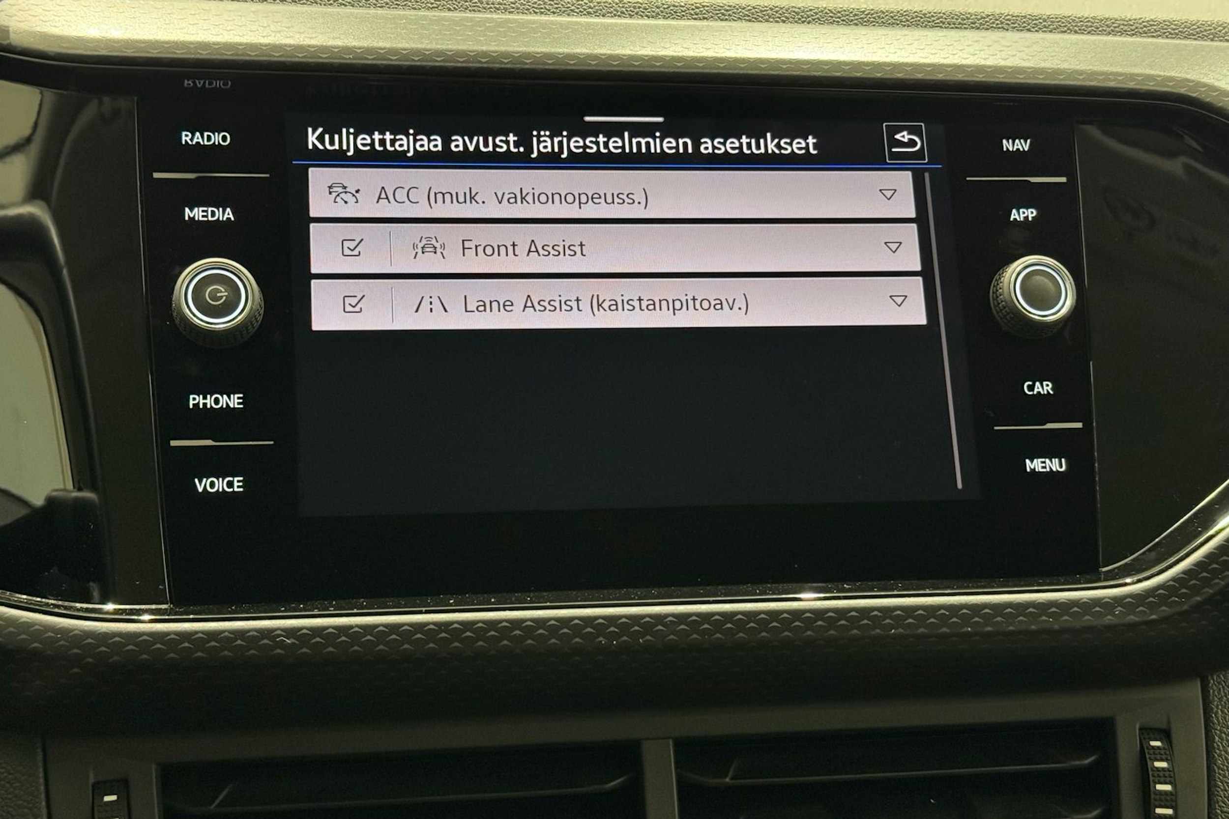 valkoinen Volkswagen T-Cross 2023 kuva 22.