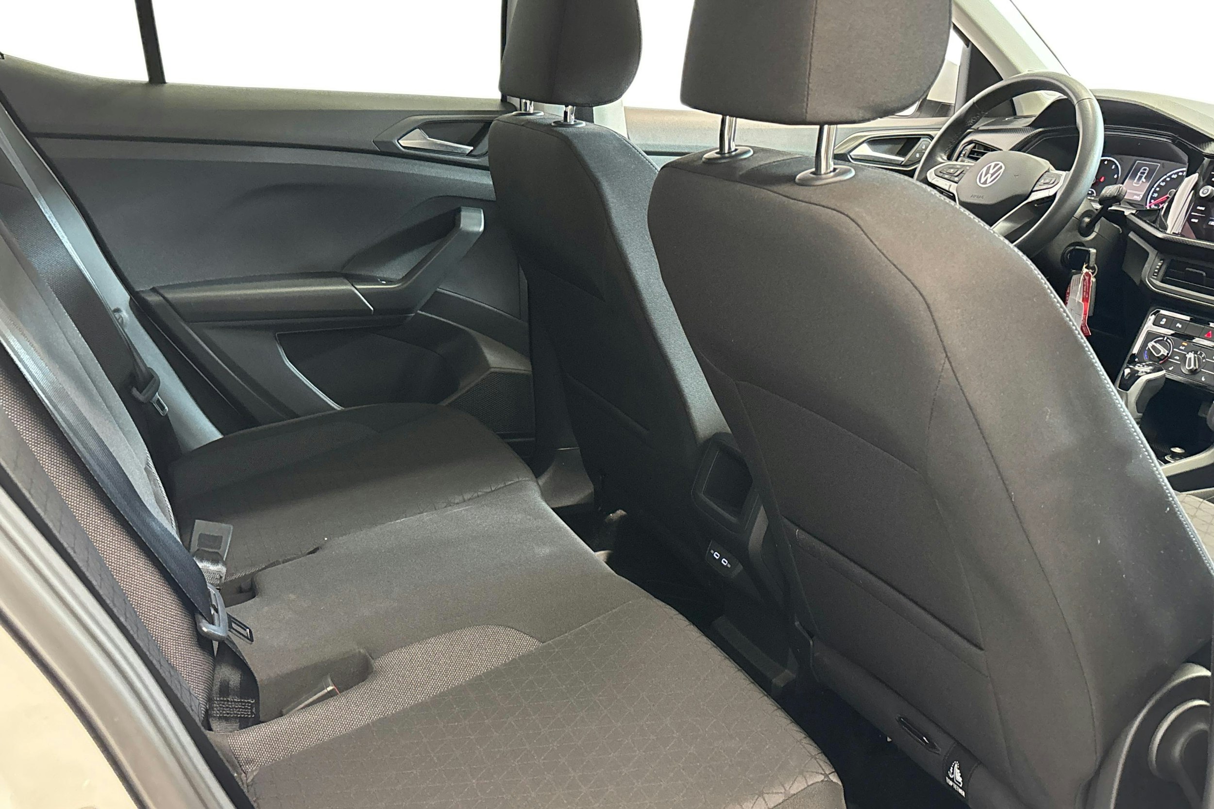 valkoinen Volkswagen T-Cross 2023 kuva 11.