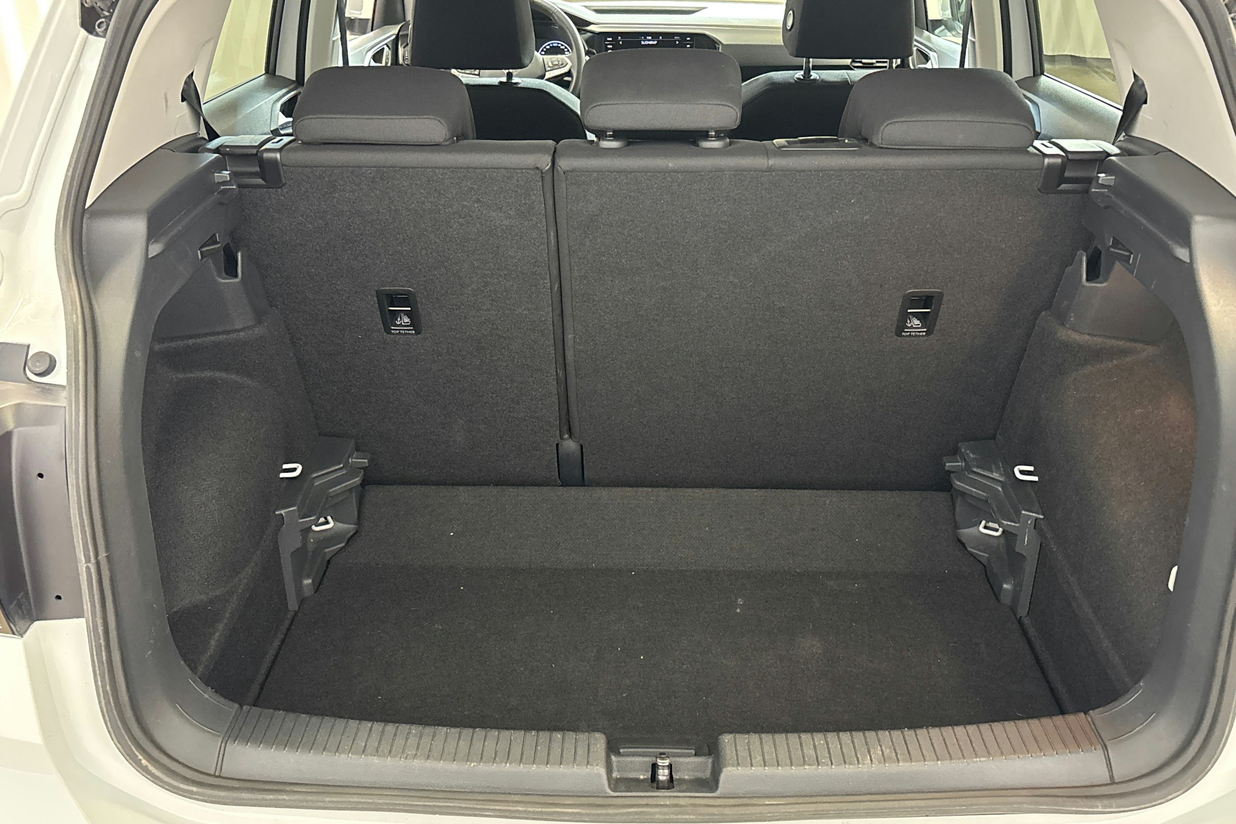 valkoinen Volkswagen T-Cross 2023 kuva 14.