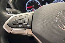 valkoinen Volkswagen T-Cross 2023 kuva 17.