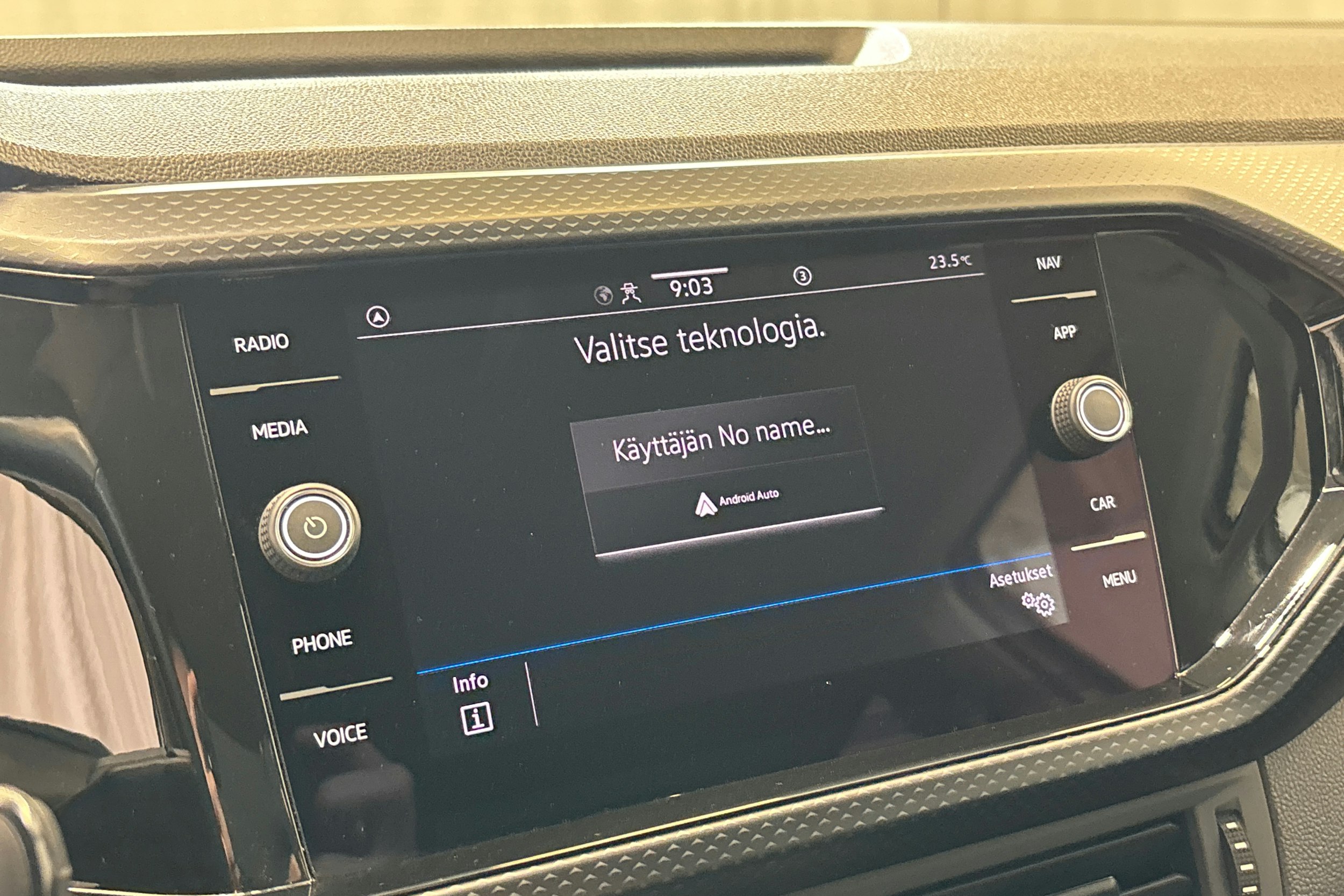 valkoinen Volkswagen T-Cross 2023 kuva 22.