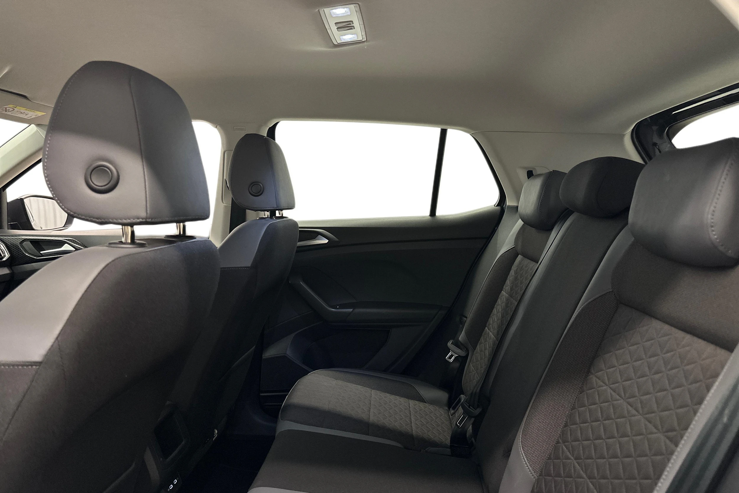 harmaa Volkswagen T-Cross 2023 kuva 8.