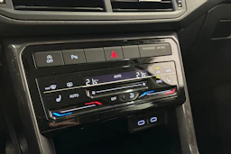 harmaa Volkswagen T-Cross 2023 kuva 16.