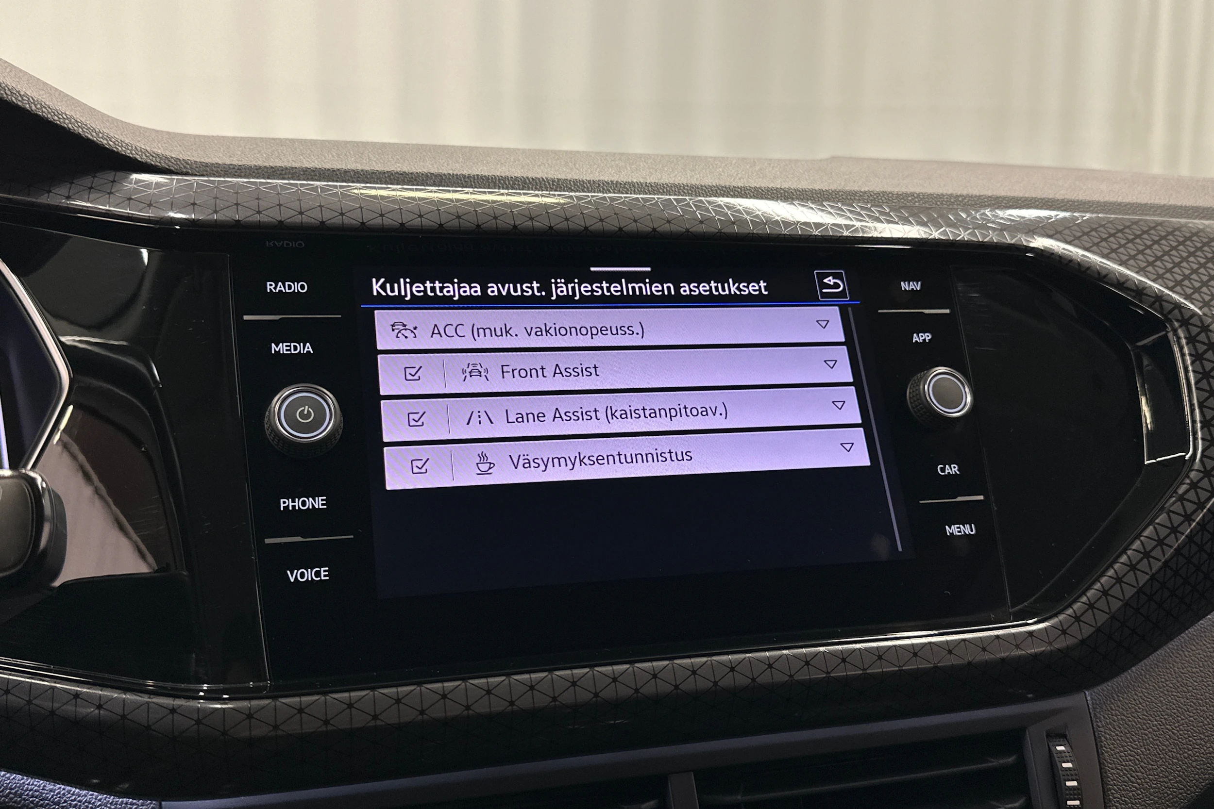 harmaa Volkswagen T-Cross 2023 kuva 19.