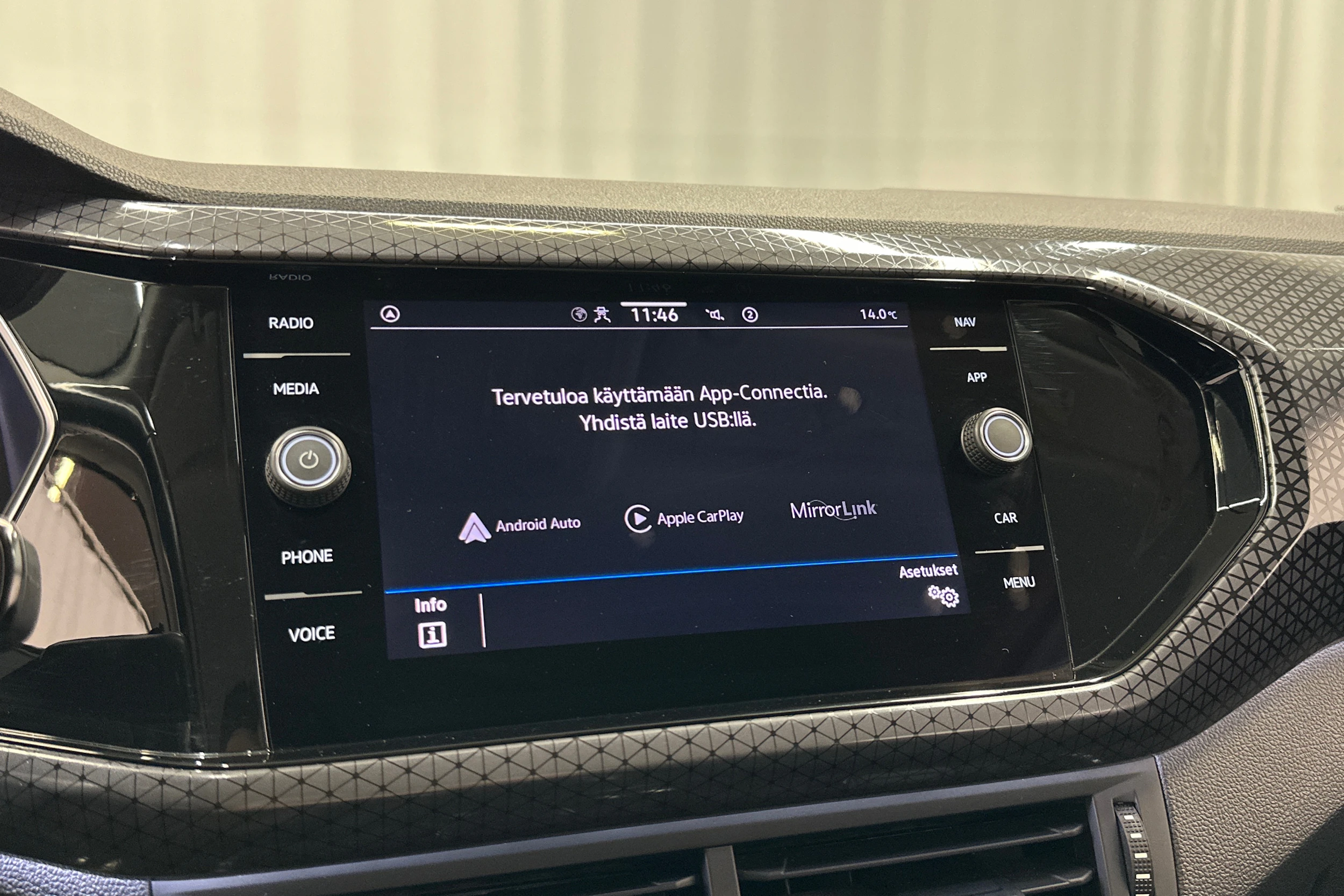 harmaa Volkswagen T-Cross 2023 kuva 20.