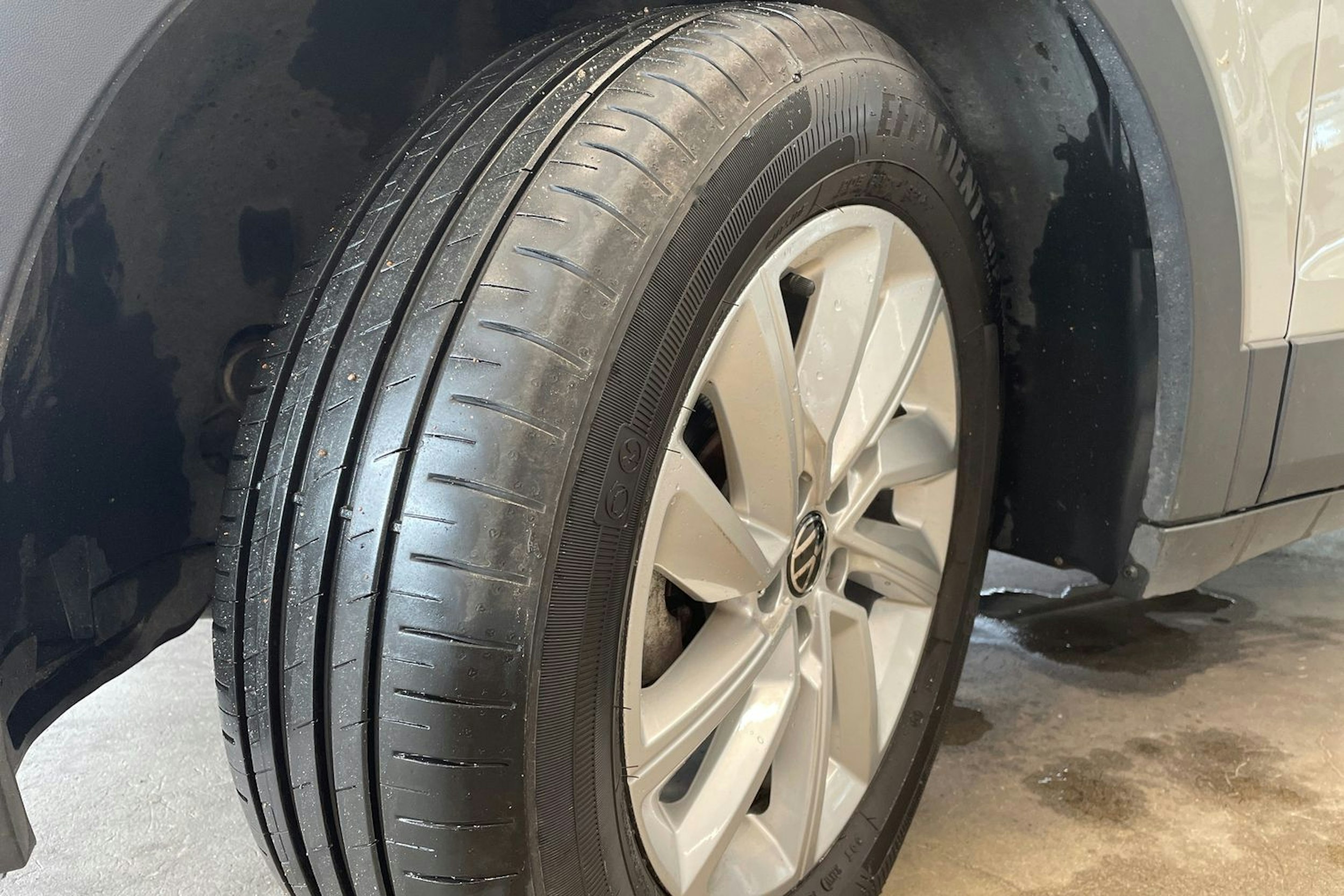 harmaa Volkswagen T-Cross 2023 kuva 13.