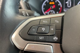 harmaa Volkswagen T-Cross 2023 kuva 16.