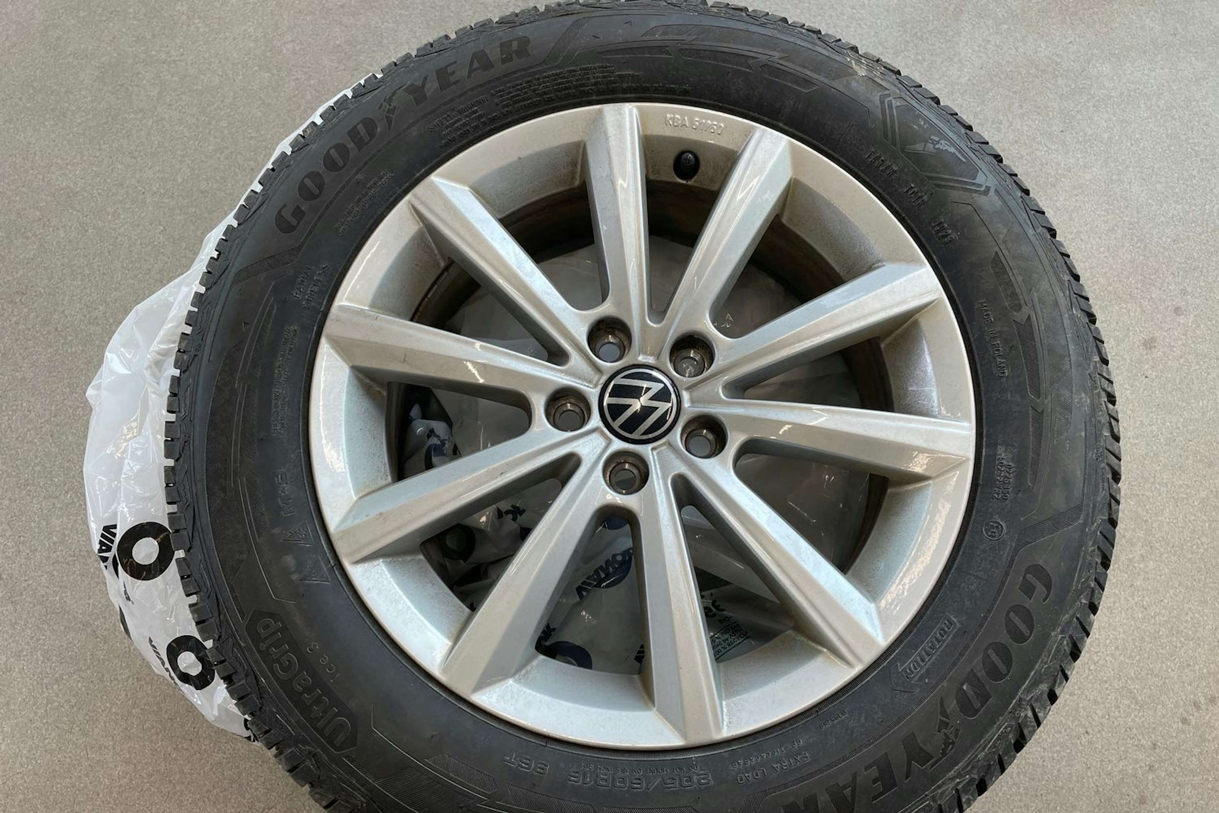harmaa Volkswagen T-Cross 2023 kuva 23.