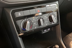 valkoinen Volkswagen T-Cross 2023 kuva 16.