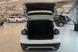 valkoinen Volkswagen T-Cross 2023 kuva 17.