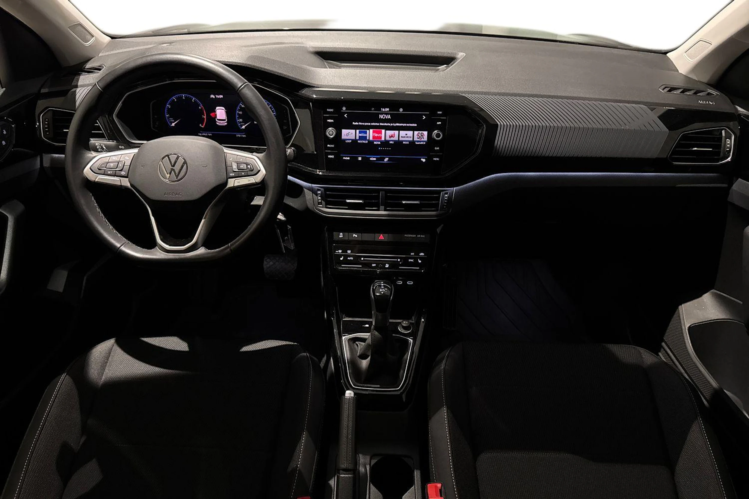 harmaa Volkswagen T-Cross 2023 kuva 7.