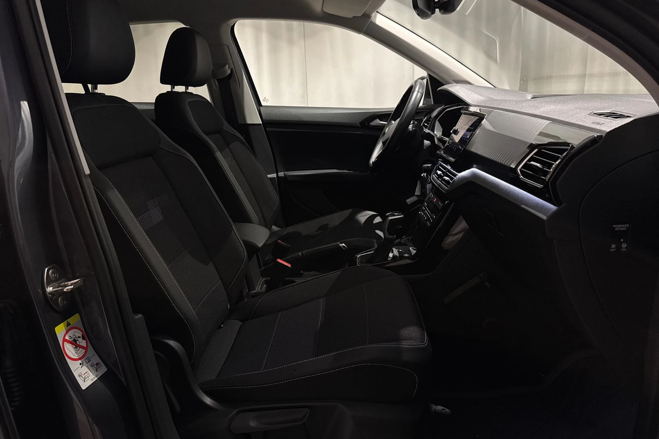harmaa Volkswagen T-Cross 2023 kuva 12.