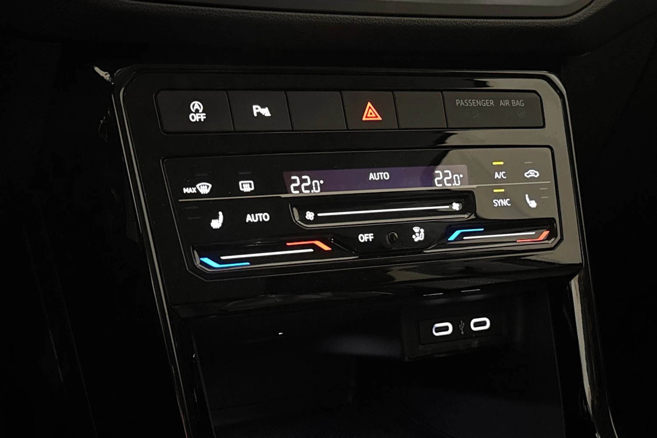 harmaa Volkswagen T-Cross 2023 kuva 21.