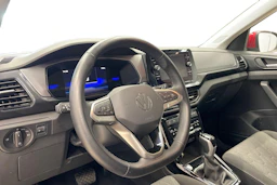 Punainen Volkswagen T-Cross 2024 kuva 8.