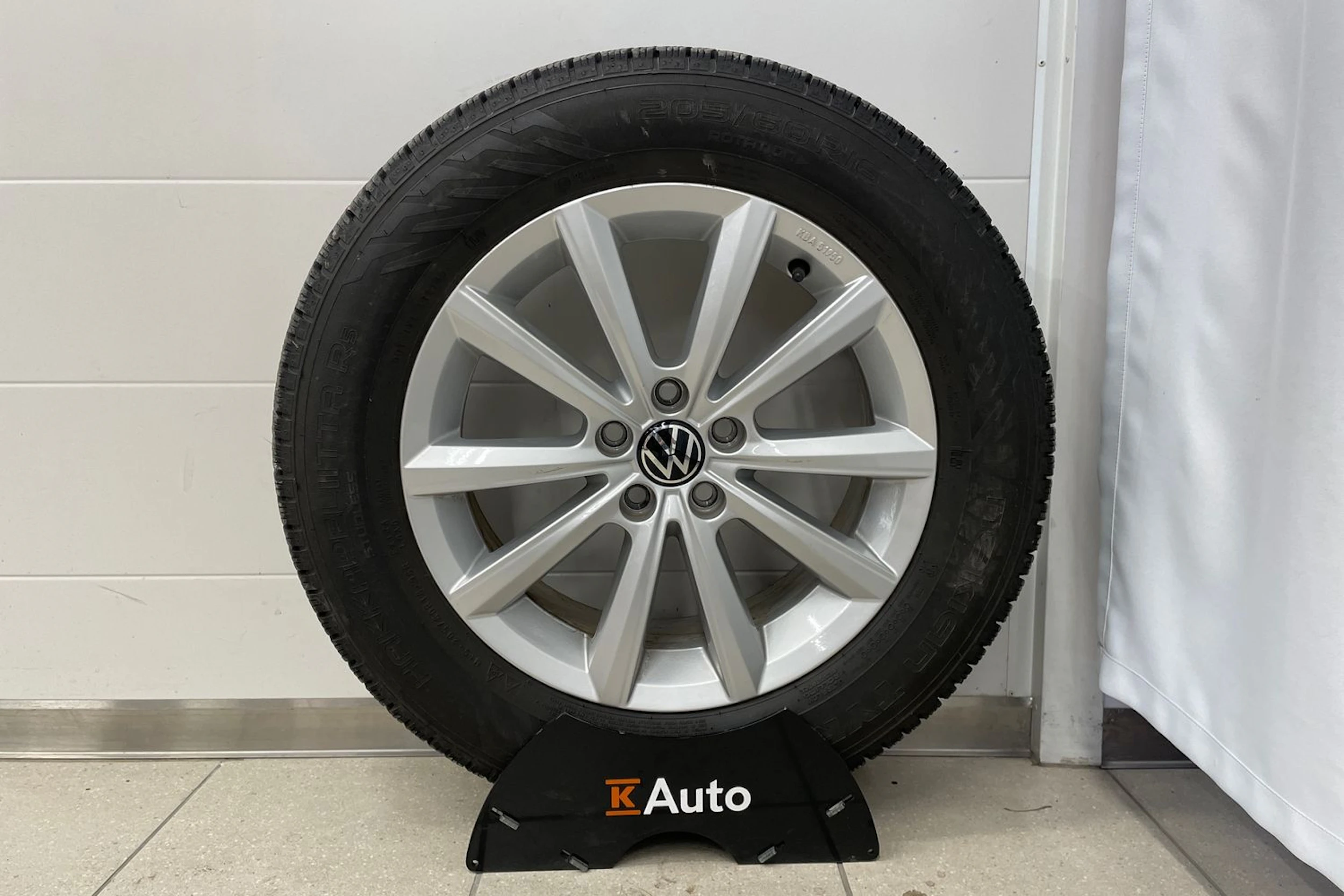 Punainen Volkswagen T-Cross 2024 kuva 13.