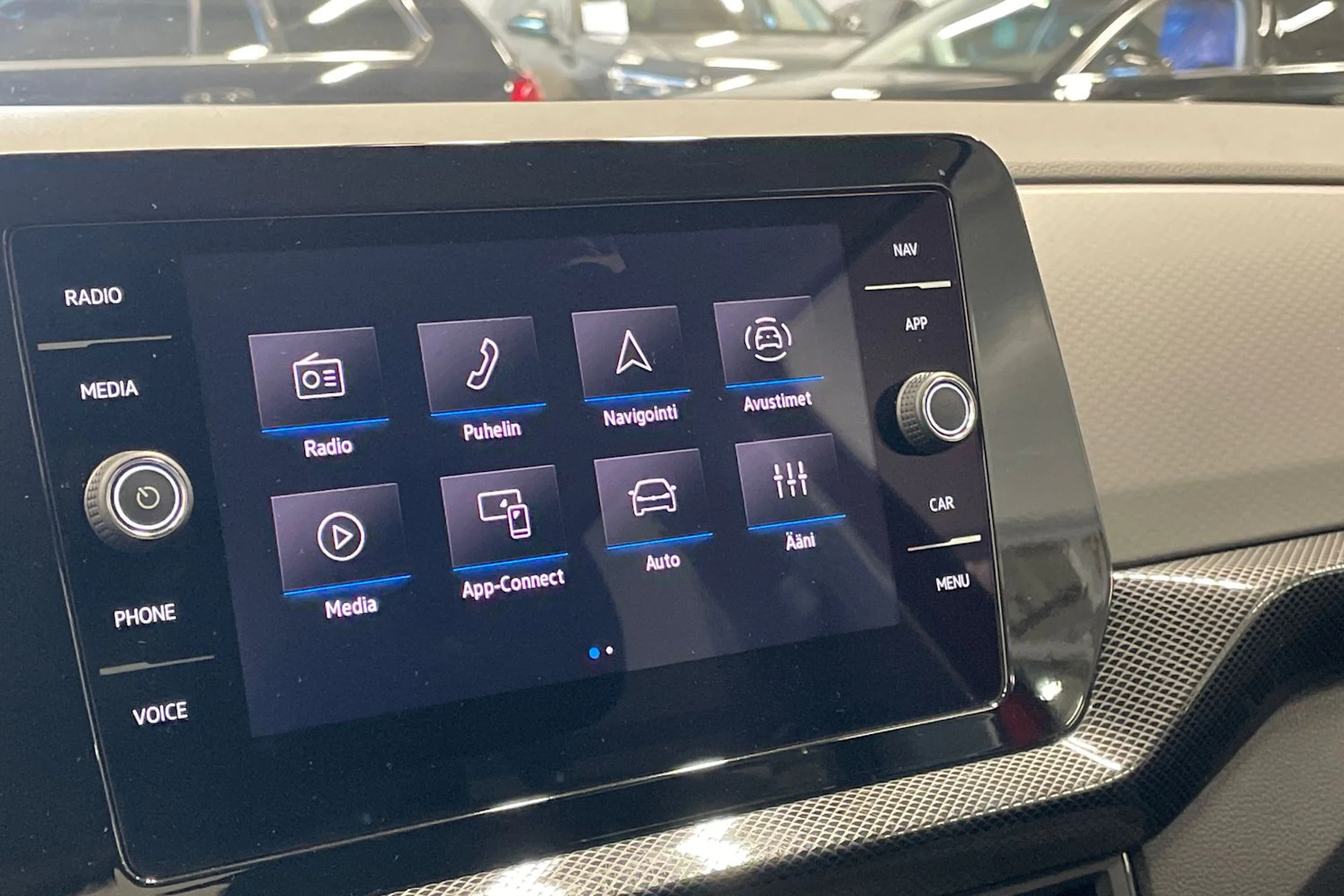 Punainen Volkswagen T-Cross 2024 kuva 19.