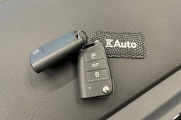 Punainen Volkswagen T-Cross 2024 kuva 22.