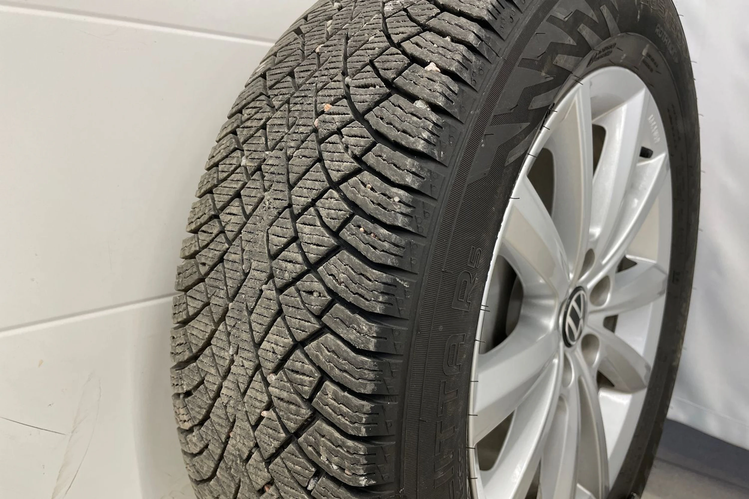 Punainen Volkswagen T-Cross 2024 kuva 23.