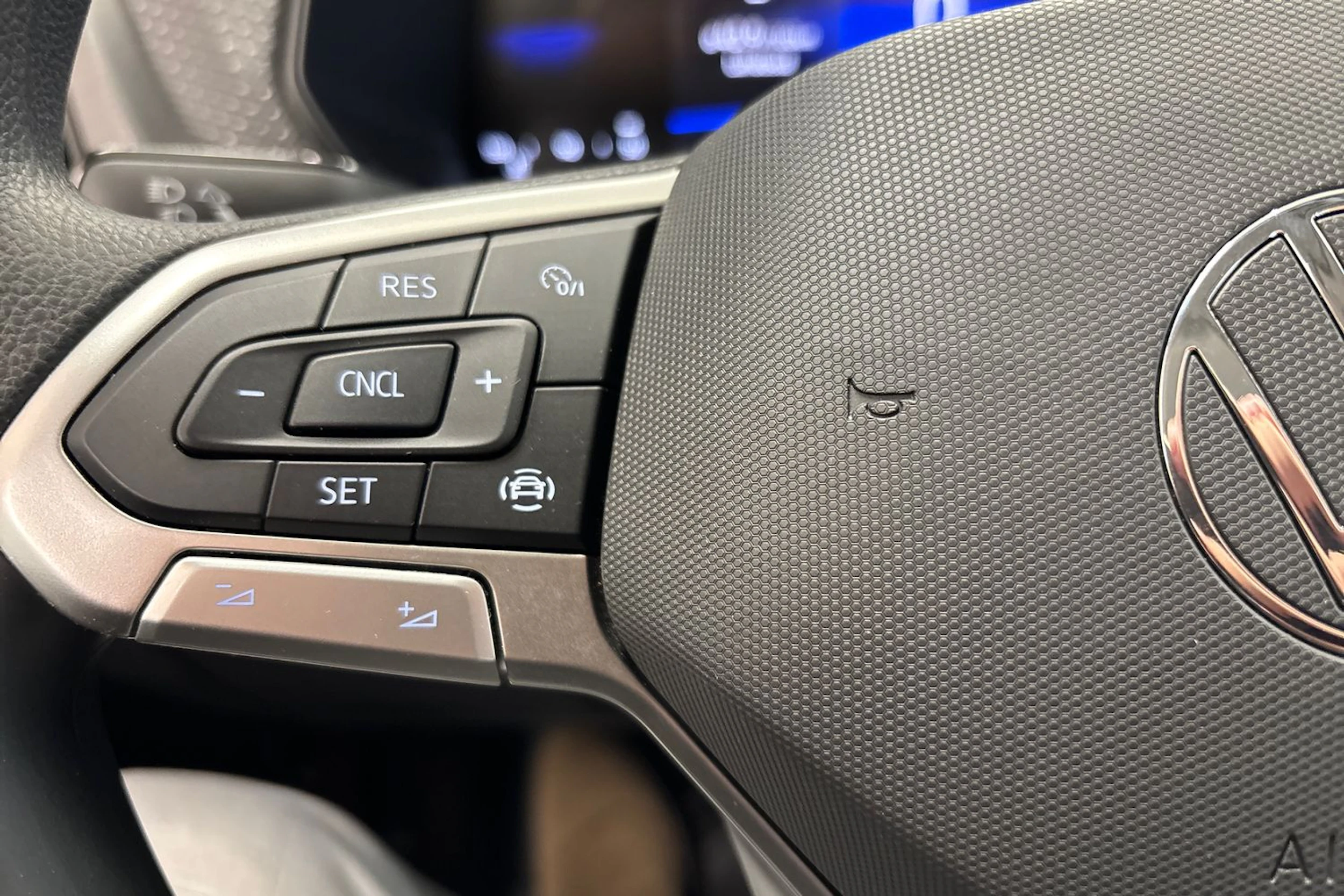 keltainen Volkswagen T-Cross 2024 kuva 19.