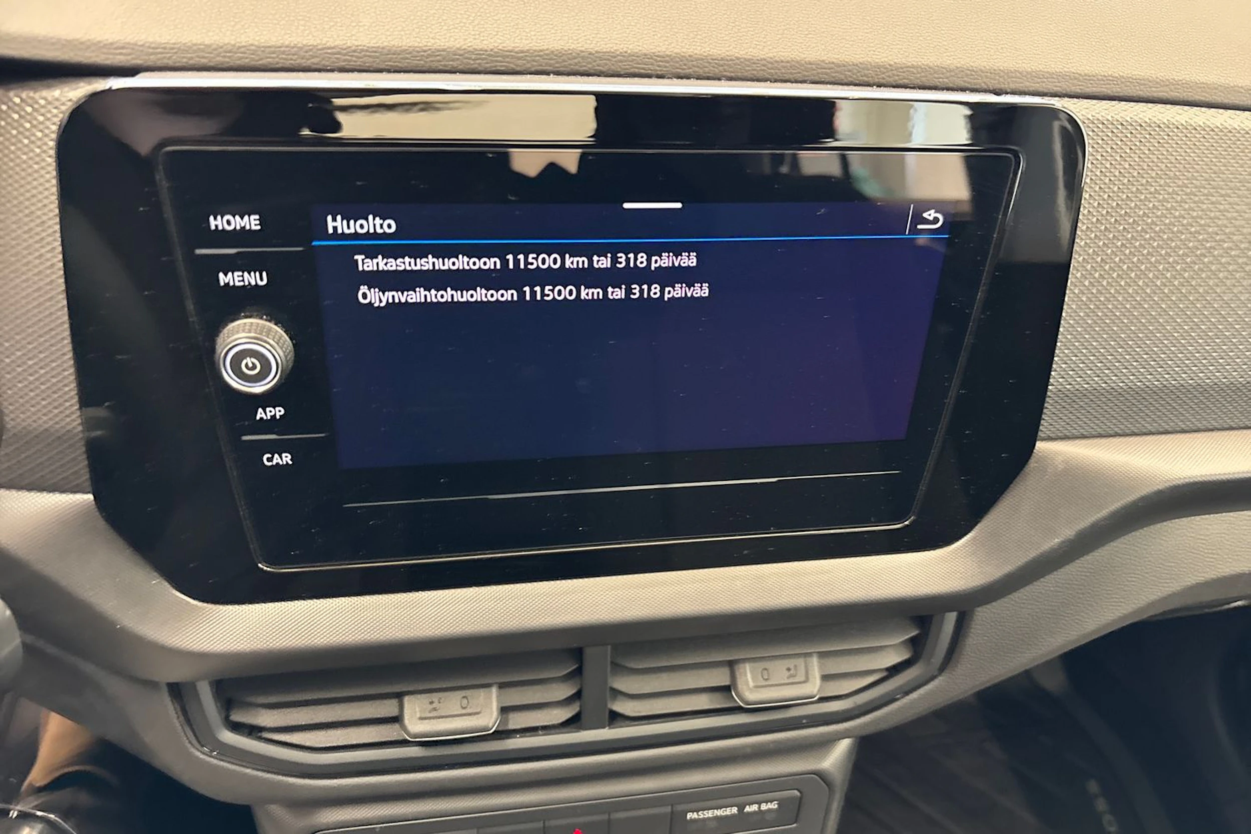 keltainen Volkswagen T-Cross 2024 kuva 23.